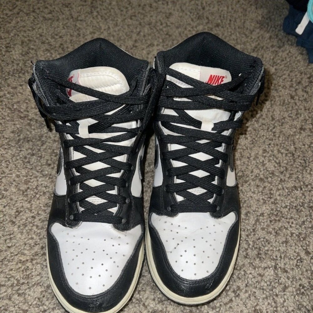 Size 7.5 - Nike Dunk High Black White